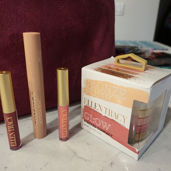 Ellen Tracy Other - Ellen Tracy makeup  4 piece bundle